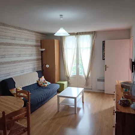 5 Personnes Centre De Luchon 아파트